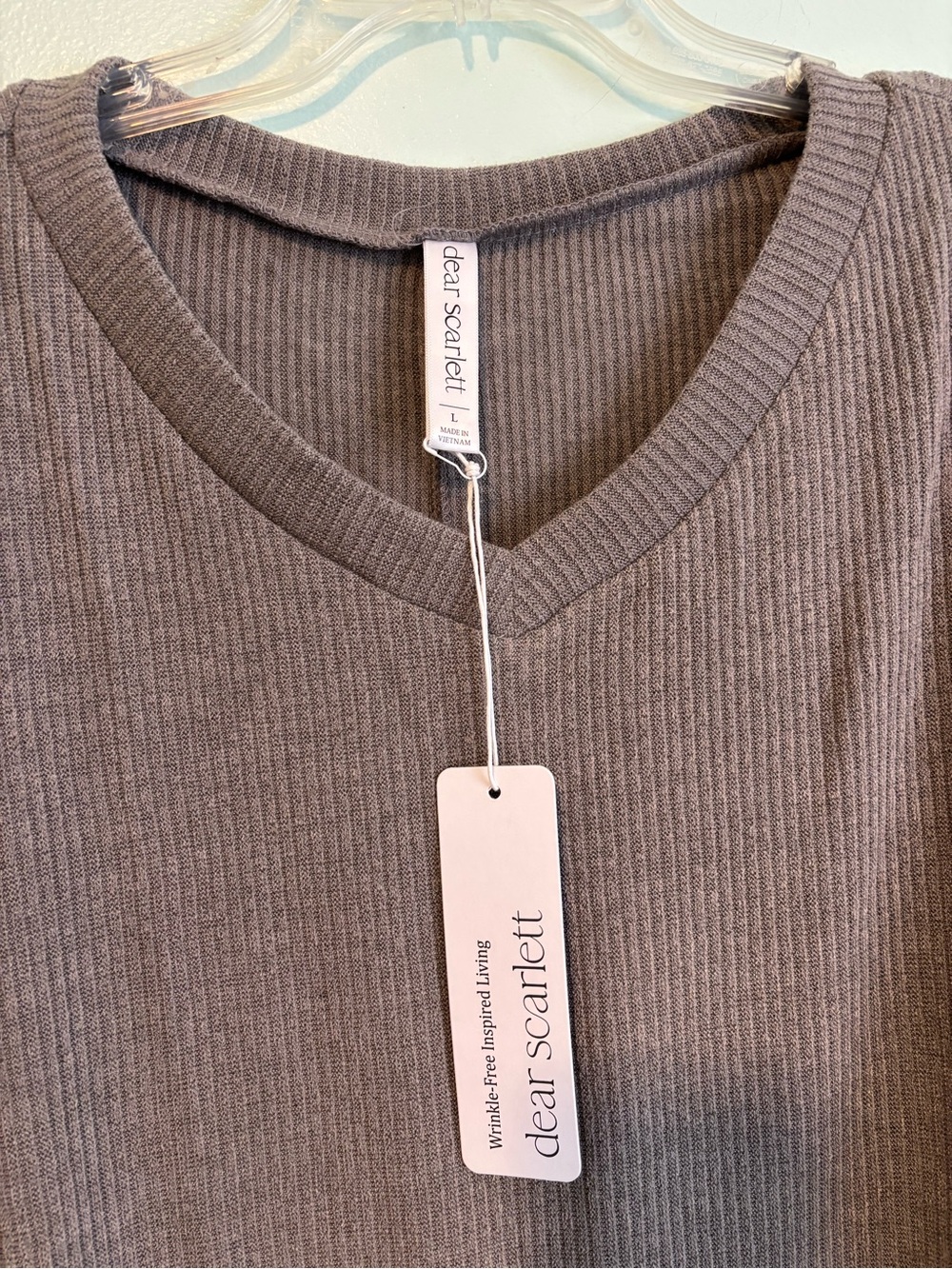 NWT Dear Scarlett Mocha Ribbed V-Neck Sweater Large - Picture 4 of 8